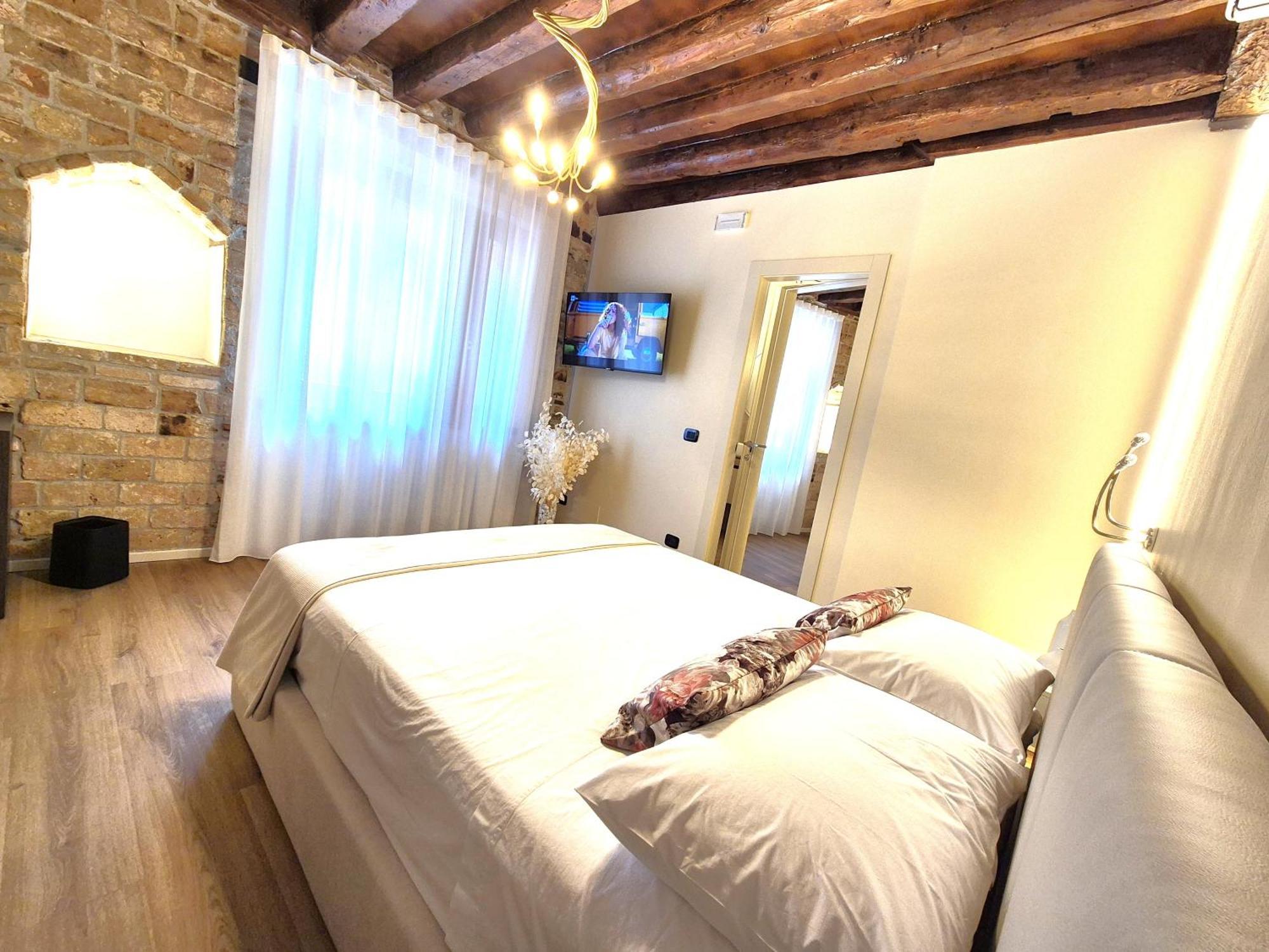Sarpi Apartment & Suite Udine Buitenkant foto